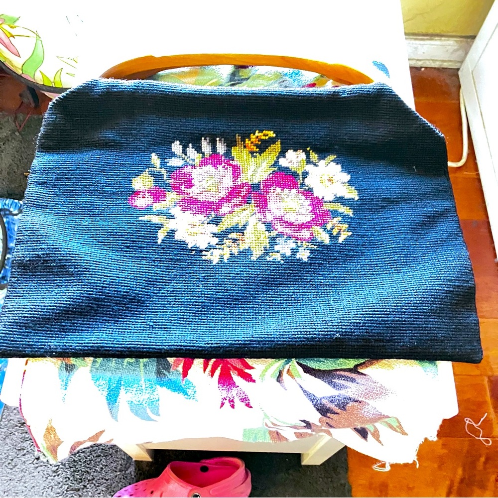 Floral Embroidered Handbag with Wooden Handle